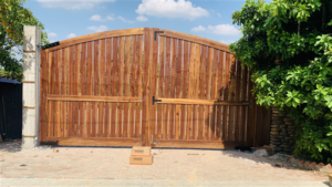 br21 362 cổng gỗ